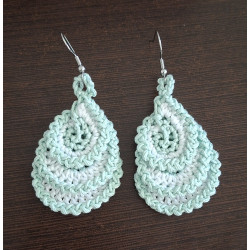 boucle d'oreille feuille crochet